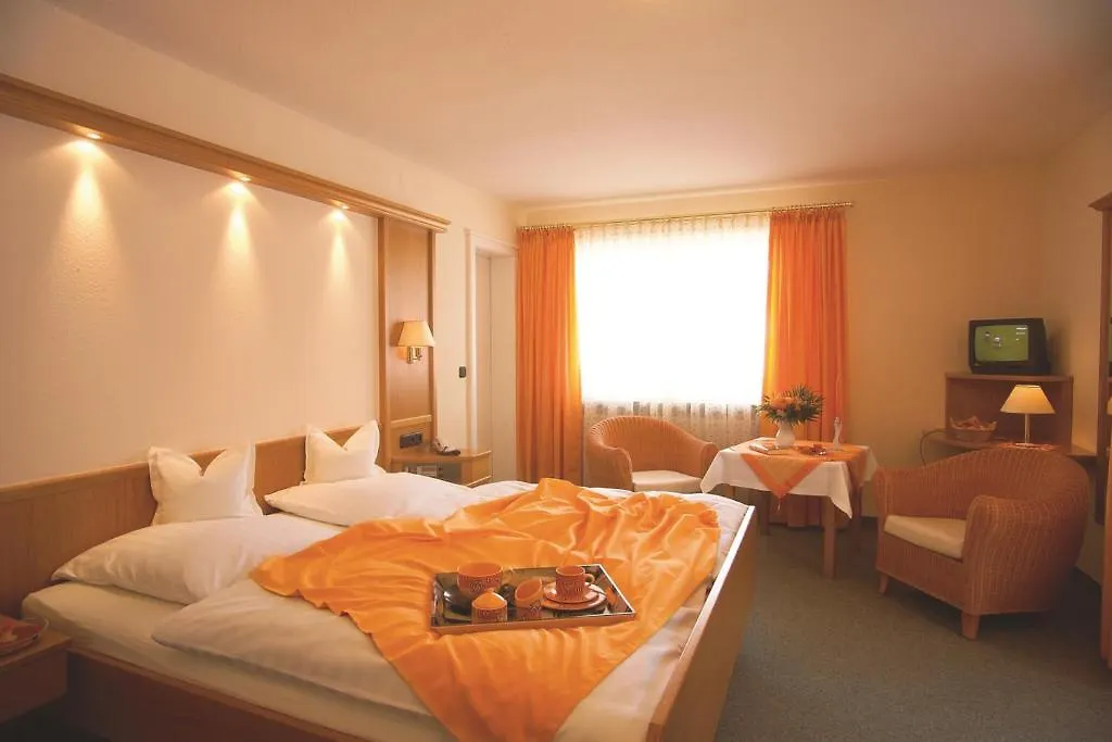 Hotel Cafe Hochstadt Bad Hindelang 2*,